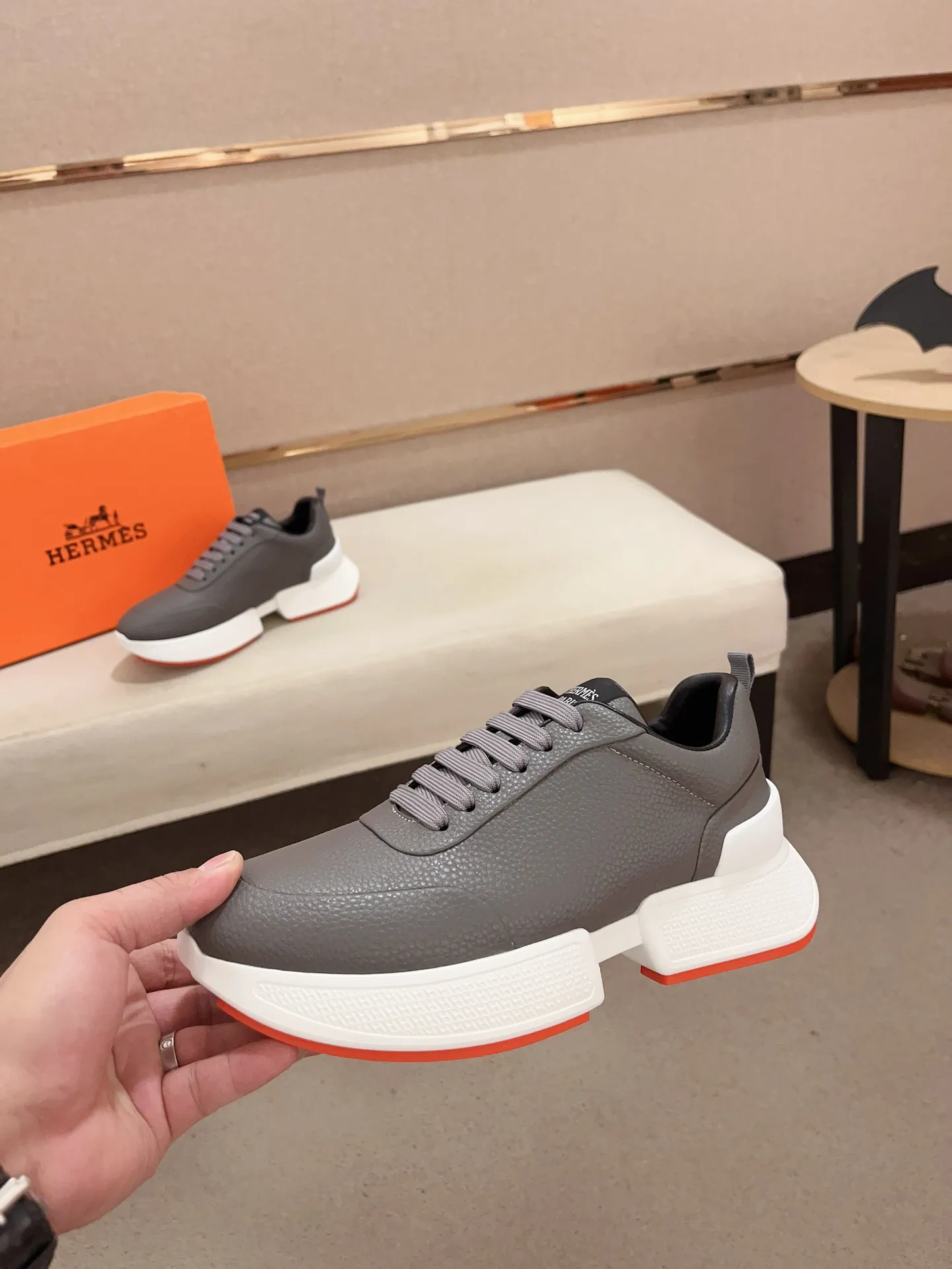 Men's clothing and shoes💰: 442💰《HERMES》【Classic original single version】Hermès; top 🔝purchase agent🔍🔍men's latest 🇺🇸 counter sales simultaneously, imported from Italy original ▲▲cowhide ▲▲ (high-end, nobility, class) ) Exquisite workmanship (Italian 🇮🇹 imported water-dyed 🐂 cowhide lining) sole: original sole provided by the original factory, ⚠️exclusive double-layer activity·TPR·rubber·combined molded outsole; super comfortable·wear-resistant·non-slip·environmental protection The real thing is more beautiful if you take the real thing (high quality, follow the order). You can enter and exit the counter at will * Number of yards: 38-44 (45 can be customized and cannot be returned or exchanged)